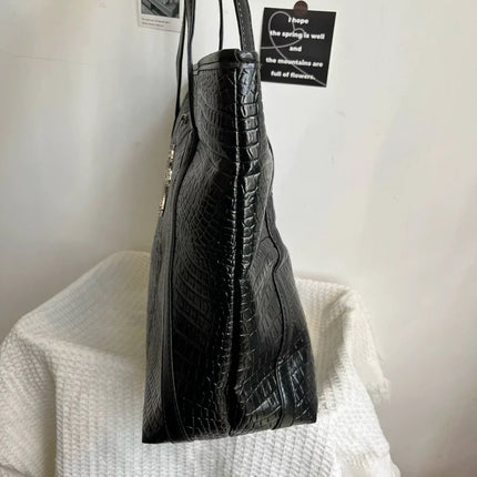 TALKLESSFASHION black MoonCat's original niche design cross crocodile tote bag large capacity premium shoulder tote bag