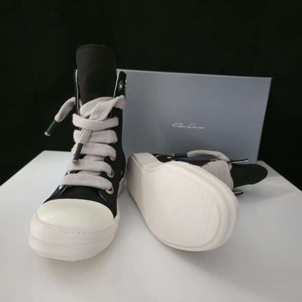 TALKLESSFASHION Europe Station Platform Shoes 2023 New High Top Shoes Men's Canvas Platform Pentagram Couple Shoes Casual Booties Women