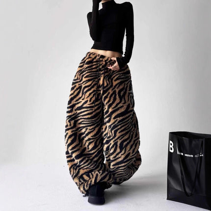 TALKLESSFASHION Korean retro lazy leopard print warmth can be worn inside and outside, wide-leg sweatpants, women's winter casual jazz dance scimitar pants