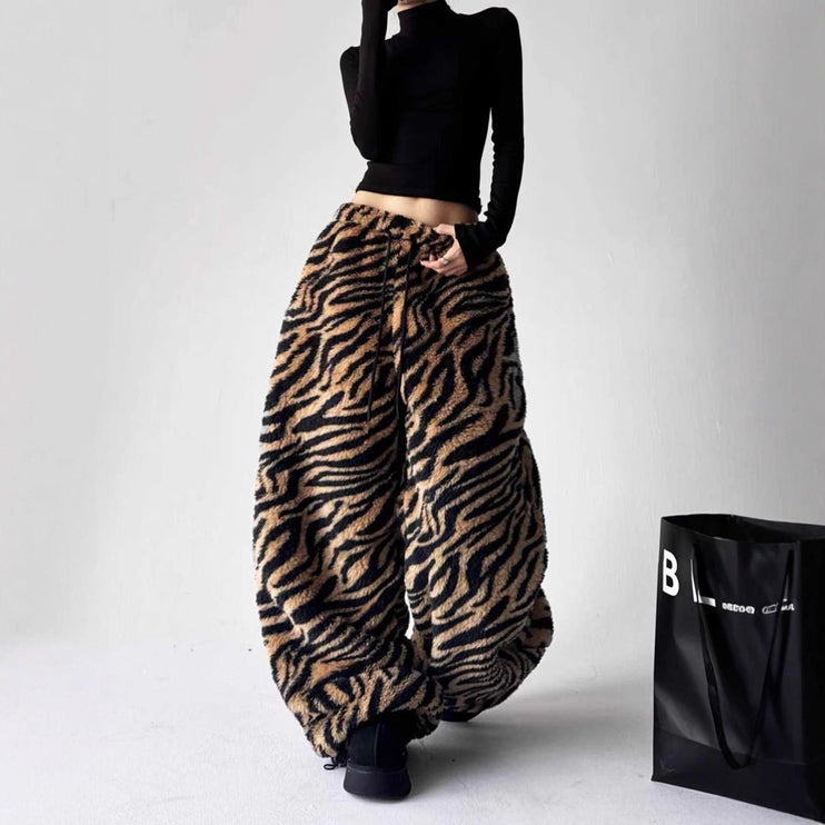 TALKLESSFASHION Korean retro lazy leopard print warmth can be worn inside and outside, wide-leg sweatpants, women's winter casual jazz dance scimitar pants